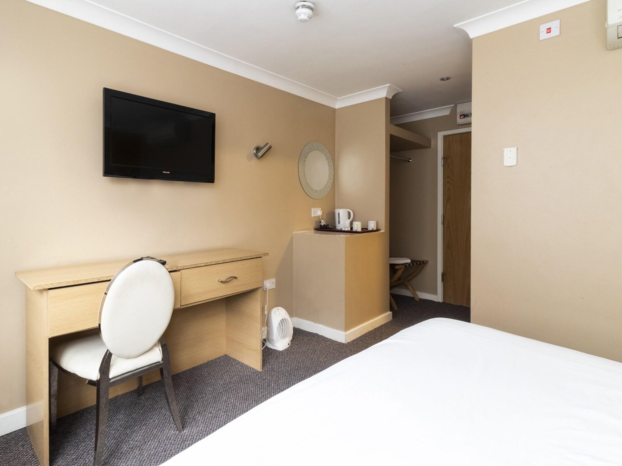 Stuart Hotel Luton  Exteriör bild