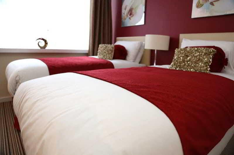 Stuart Hotel Luton  Exteriör bild